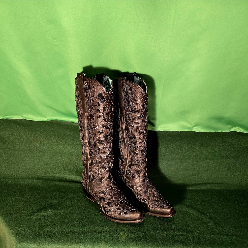 Chic Black Floral Women's Heeled Cowgirl Boots.